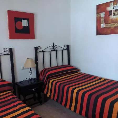 Mit Privatpool Fuer 6 Personen Ca 120 Qm In Miami Platja, Costa Dorada